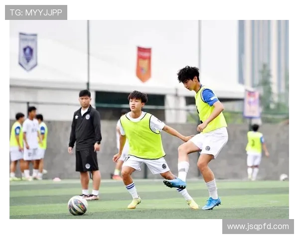 上海足球队转型升级之路：从传统到现代的全面革新探讨