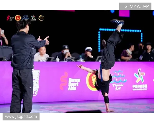 世界攀岩锦标赛点评：西安街舞队的意识表现