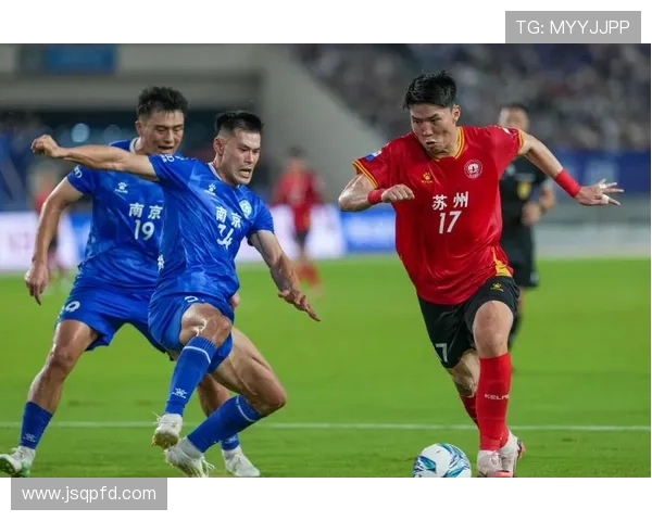 南京足球队技术争议引发热议球迷与专家各执己见探讨战术选择 南京足球队技术争议引发热议球迷与专家各执己见探讨战术选择