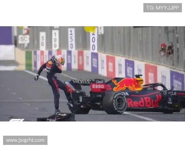 广州滑板队与重庆滑板队赛后复盘分析意识碰撞与战术较量