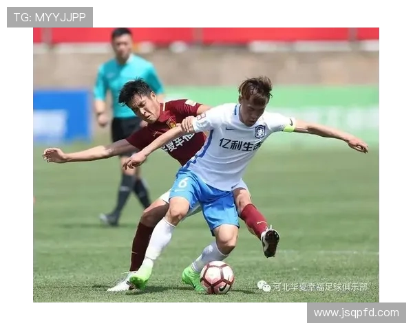 广州足球队团队协作引发热议球迷与专家各执己见的争论分析