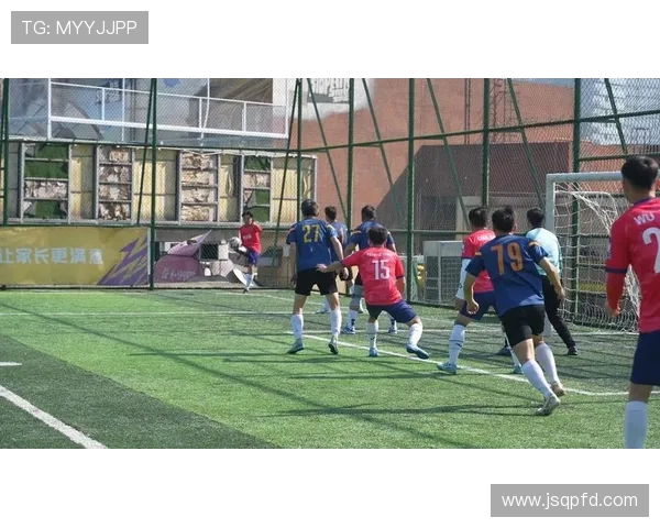 杭州足球队与南京足球队赛后复盘分析意识碰撞与战术对决