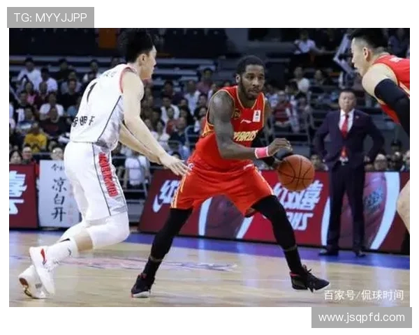 深圳篮球队速度表现分析:揭示比赛中快速反击与防守转化的关键因素 深圳篮球队速度表现分析:揭示比赛中快速反击与防守转化的关键因素