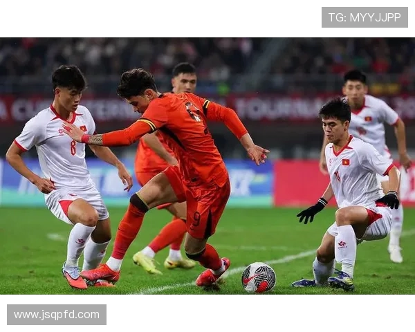 中国U22足球队迎战墨西哥队期待精彩对决展现年轻力量与技术风采