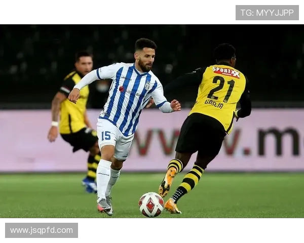 克卢日与特拉维夫的激烈对决揭示足球战术的博弈与激情 克卢日与特拉维夫的激烈对决揭示足球战术的博弈与激情