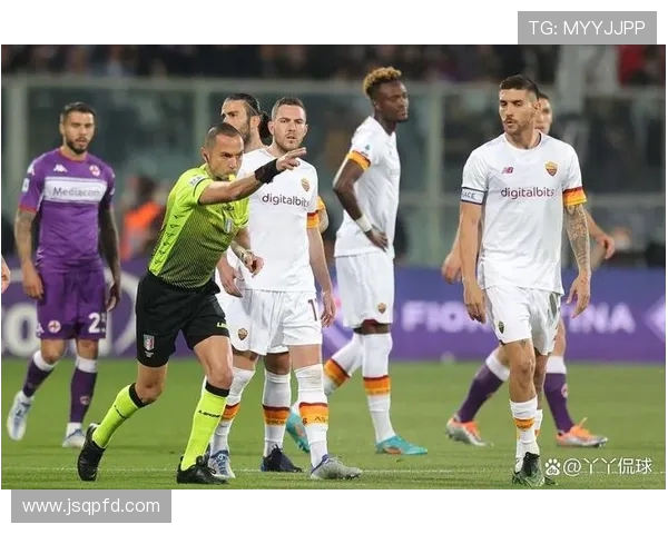 意甲激战罗马对决佛罗伦萨双方争夺三分精彩纷呈