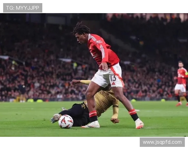 英超焦点战曼城对曼联因特殊原因延期引发球迷热议 英超焦点战曼城对曼联因特殊原因延期引发球迷热议