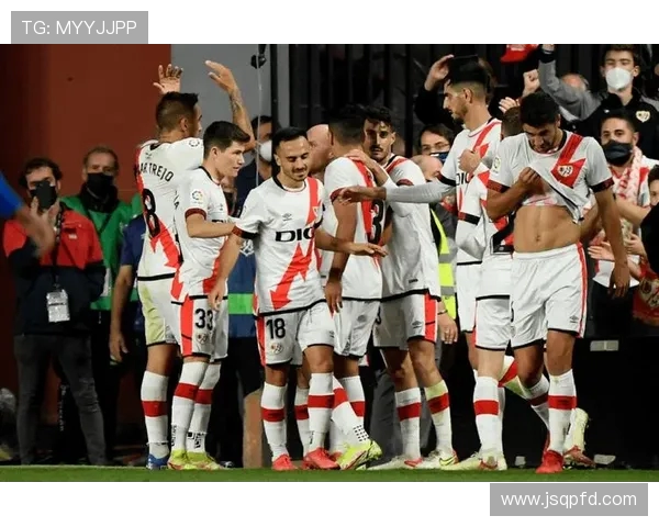 马丁内利的崛起之路：从青训小将到足球场上的耀眼明星