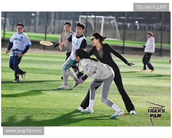 飞盘运动的魅力与团队精神广州飞盘队的意识探索与实践