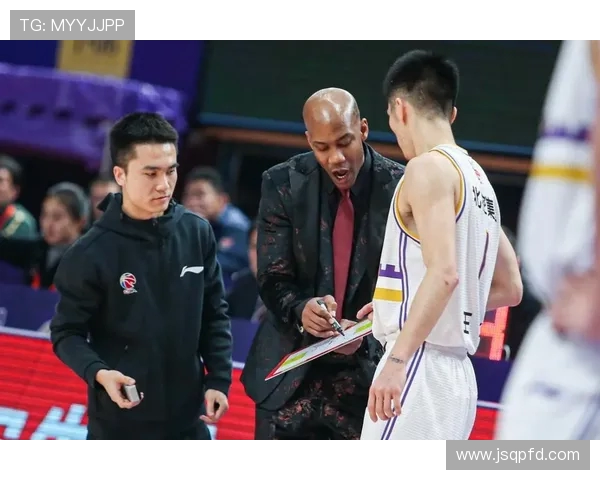 麦蒂重返CBA激战辽宁青岛两队巅峰对决引发球迷热议