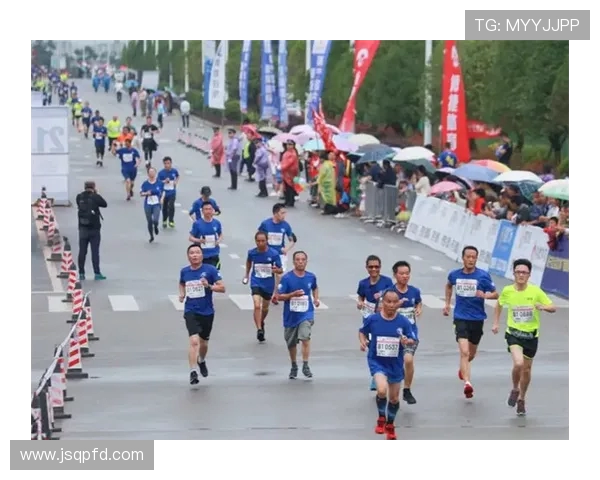 广州攀岩队勇闯城市马拉松展现逆袭精神与团队力量