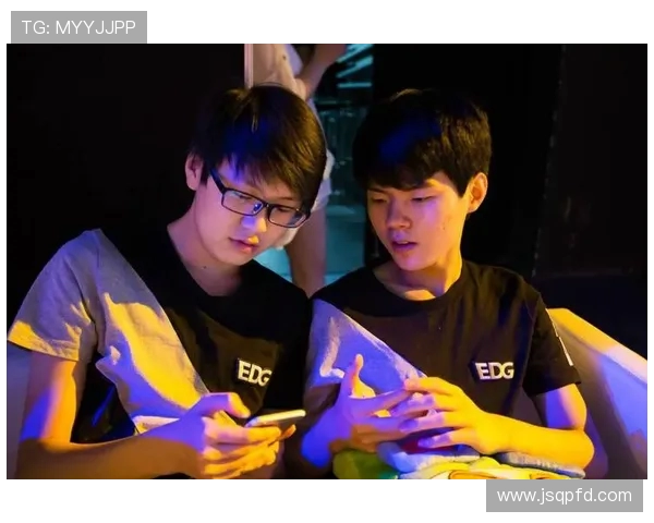 深入解析EDG战队的团队配合与数据表现分析 深入解析EDG战队的团队配合与数据表现分析