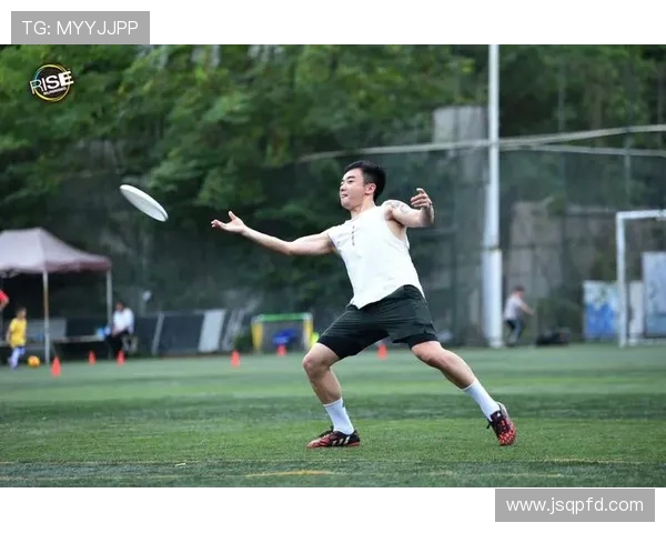 世界攀岩锦标赛回顾成都飞盘队展现出色团队意识与战术配合