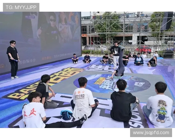 全国街舞大赛点评:上海街舞队展现出色状态与团队默契的精彩表现 全国街舞大赛点评:上海街舞队展现出色状态与团队默契的精彩表现